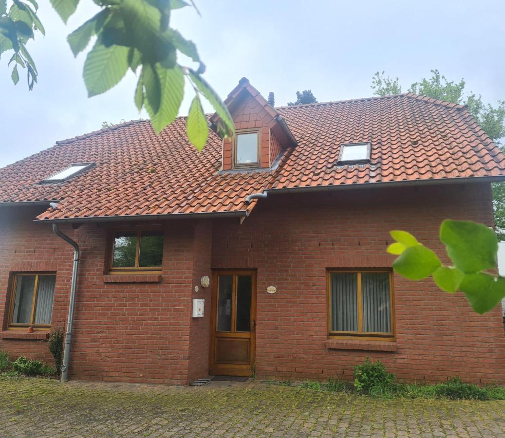 Schickebude-Steinhude-1-400M-Zum-Naechsten-Oeffentlichen-Wasserzugang-5-Minuten-Zur-Badeinsel-Ruhige-Lage-Mit-Schoenem-Aussenbereich Esterno foto